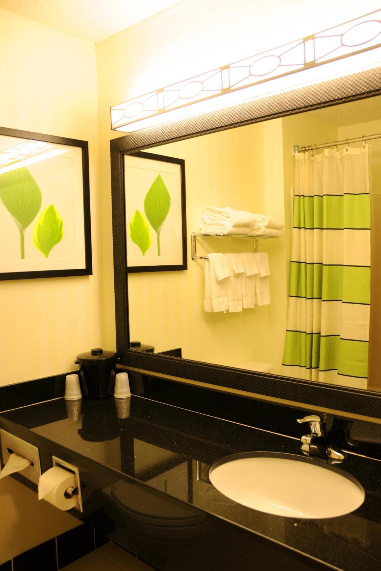 Fairfield Inn & Suites By Marriott Спеърфиш Екстериор снимка