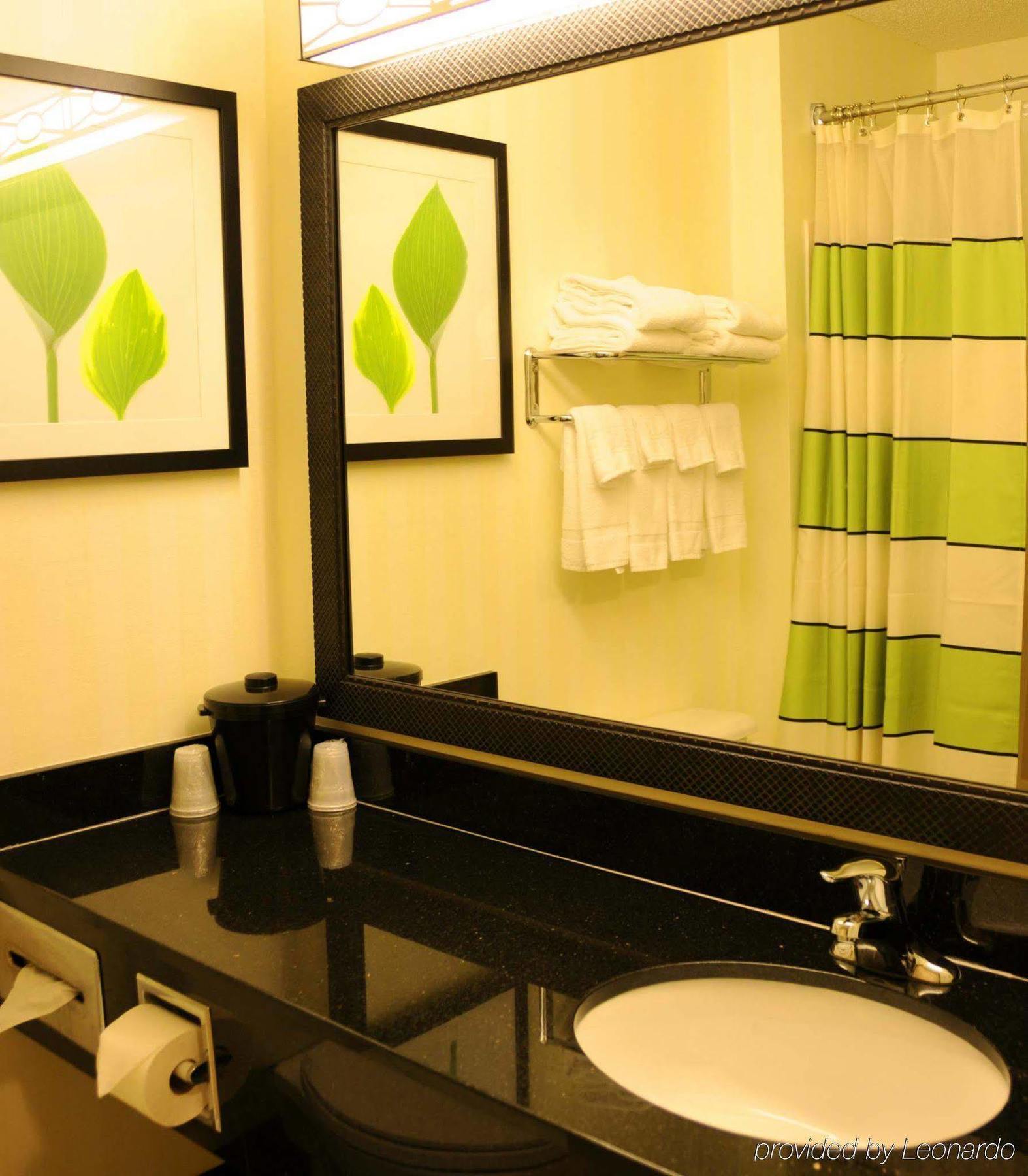 Fairfield Inn & Suites By Marriott Спеърфиш Екстериор снимка